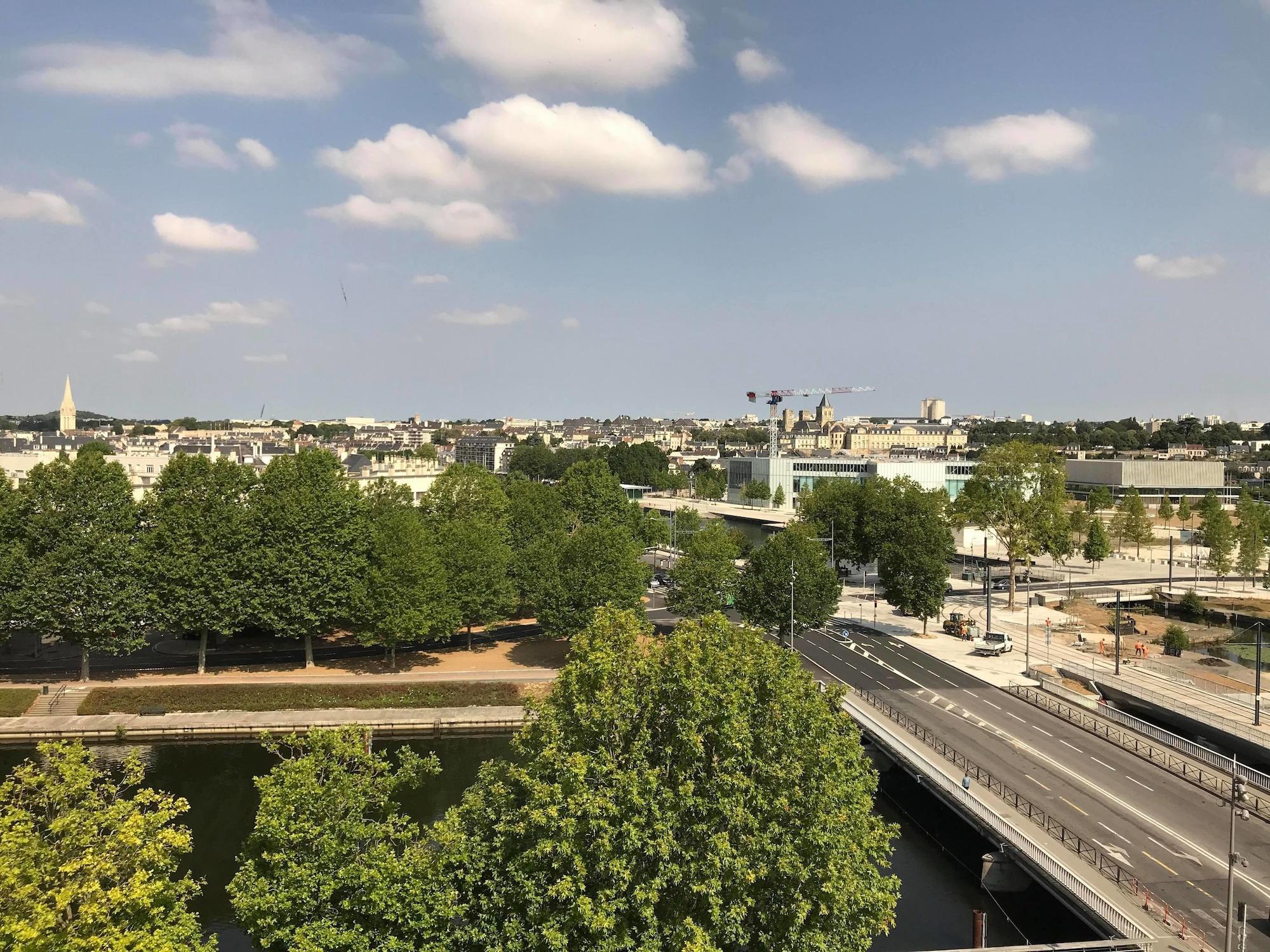 Ibis Styles Caen Centre Gare Hotel Exterior foto