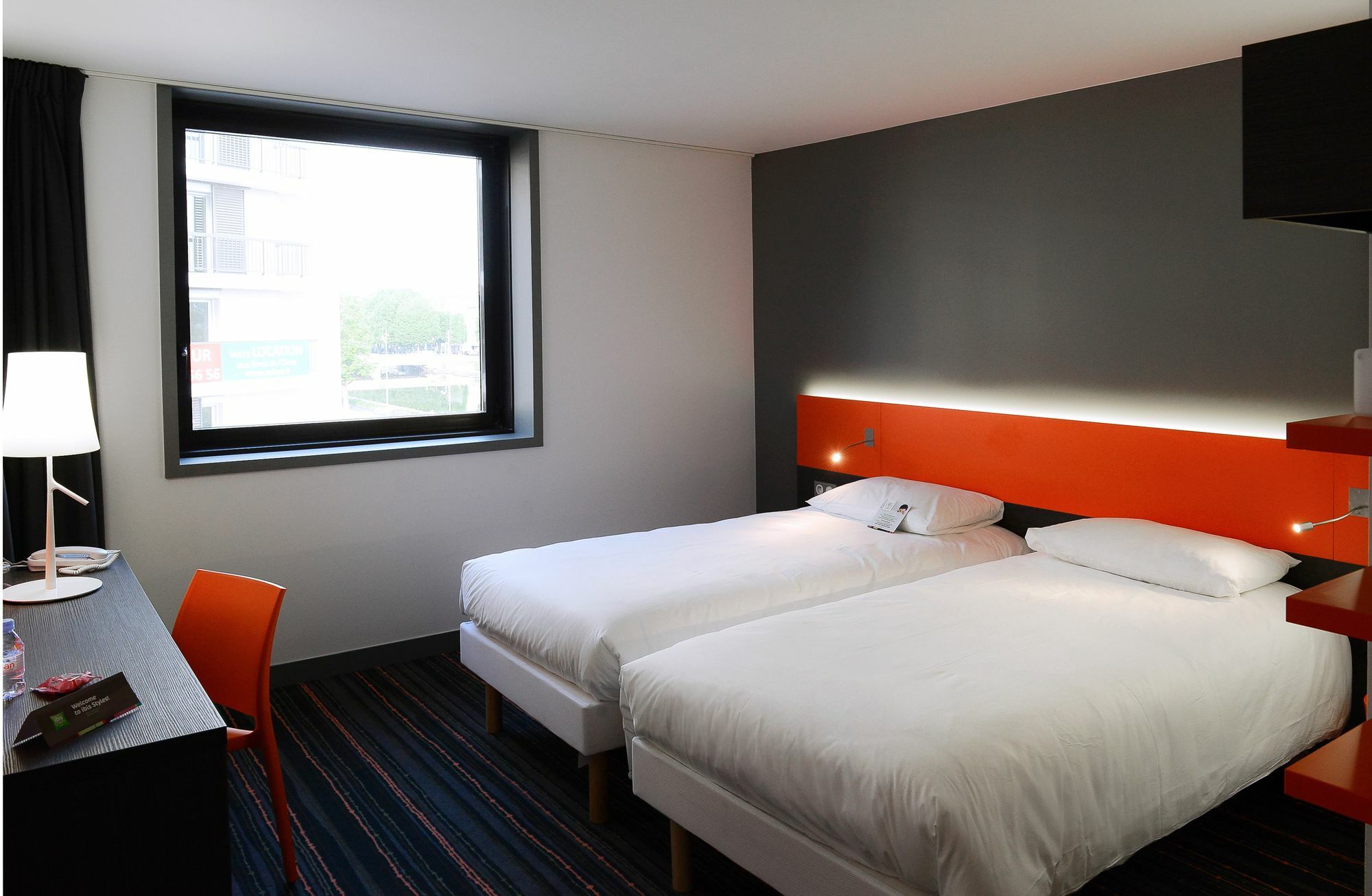 Ibis Styles Caen Centre Gare Hotel Exterior foto